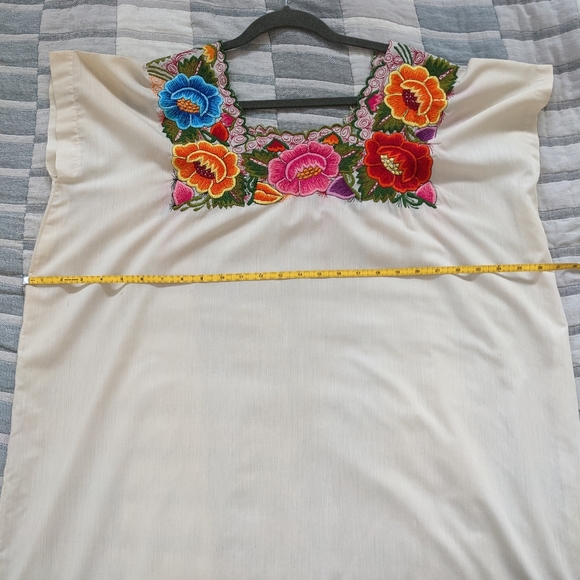 Vintage embroidered caftan - Picture 5 of 7